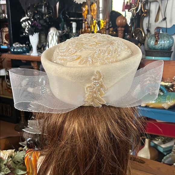 Elegant Vintage Cream Embellished Wool Pillbox Hat main image 5